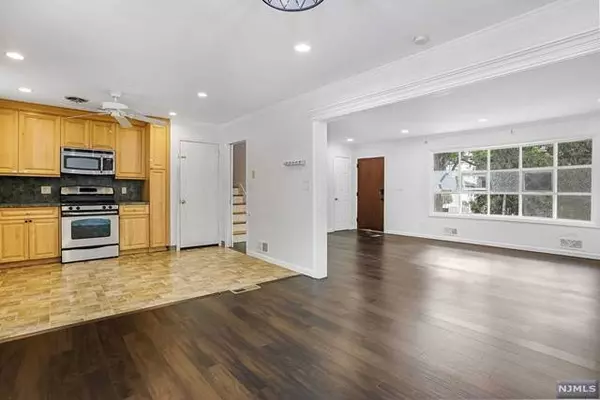 81 Knickerbocker RD, Demarest, NJ 07627