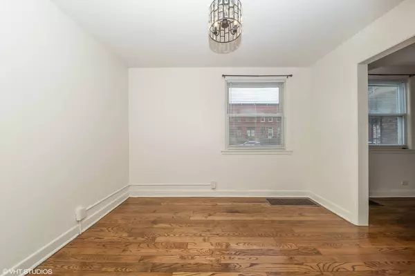 3813 S Calumet AVE, Chicago, IL 60653