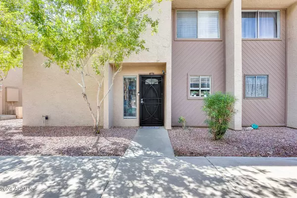 1601 W SUNNYSIDE Drive #124, Phoenix, AZ 85029