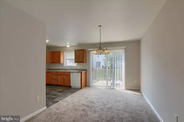 2 BRADFORD CIR, Myerstown, PA 17067