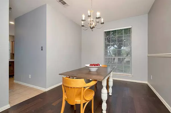 2737 Lynx Lane, Fort Worth, TX 76244