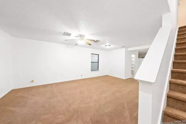 4951 Kenton Lake, San Antonio, TX 78240