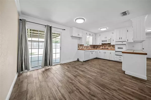 532 Circle Drive, Lindale, TX 75771