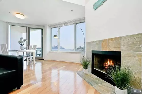 600 Harbor BLVD # 1068, Weehawken, NJ 07086