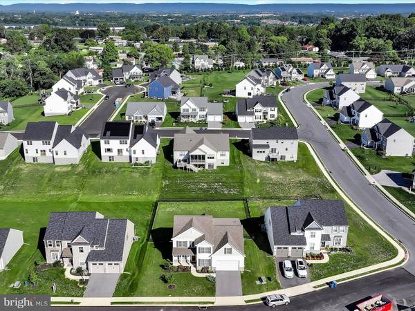 483 APPLE HOLLOW RD, Mechanicsburg, PA 17055