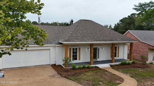 560 Bay Pointe Circle, Brandon, MS 39047