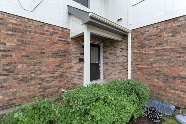 862 Bristol DR, Barrington, IL 60010