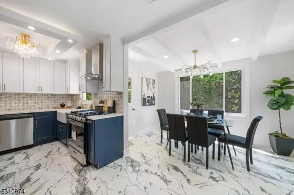 57 Lockwood Dr, Clifton City, NJ 07013