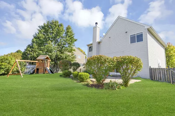 9683 Compton DR, Huntley, IL 60142