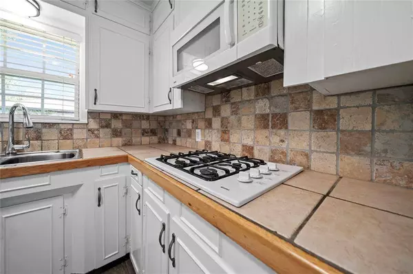 532 Circle Drive, Lindale, TX 75771