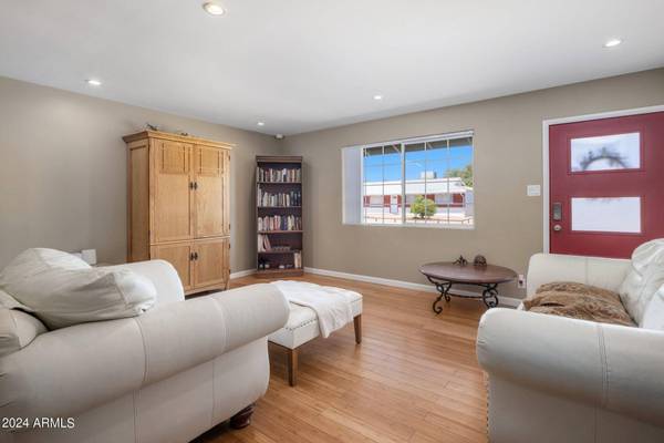 7549 E BELLEVIEW Street, Scottsdale, AZ 85257