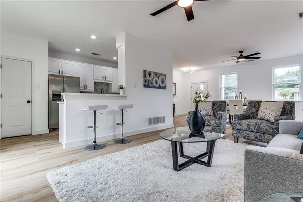 915 Warfield Way, Richardson, TX 75080