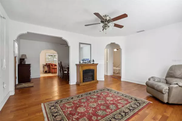 9510 N ASHLEY ST, Tampa, FL 33612