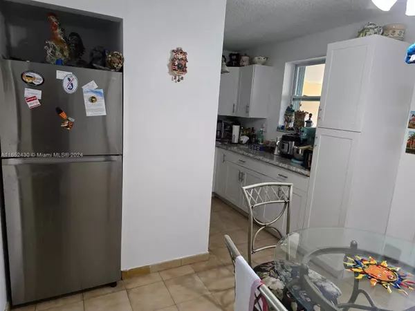 11234 SW 43rd St, Miami, FL 33165