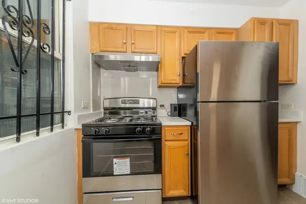 3813 S Calumet Avenue, Chicago, IL 60653