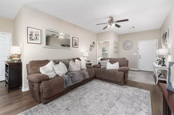 2714 Clara LN, Texas City, TX 77590