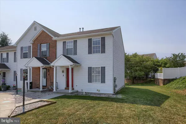 2 BRADFORD CIR, Myerstown, PA 17067