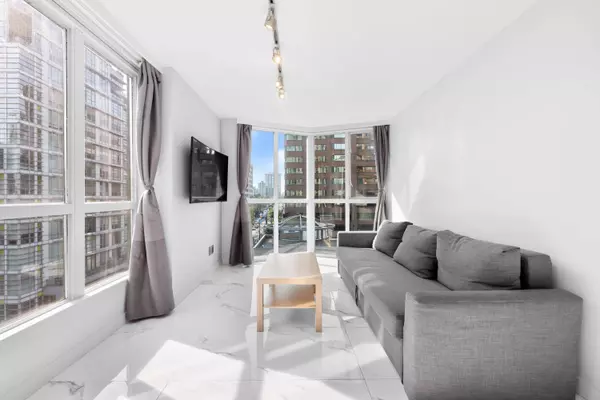 1188 HOWE ST #702, Vancouver, BC V6Z 2S8