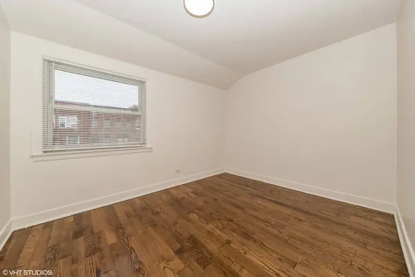 3813 S Calumet Avenue, Chicago, IL 60653