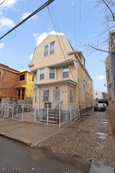 833 S 19th St, Newark City, NJ 07108