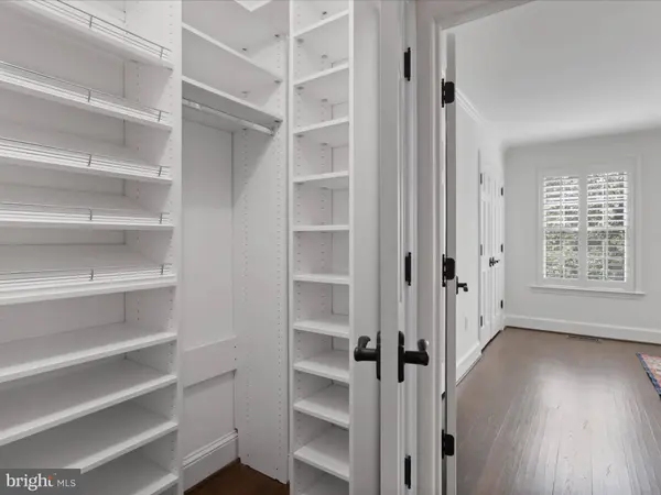 3241 SUTTON PL NW #D, Washington, DC 20016