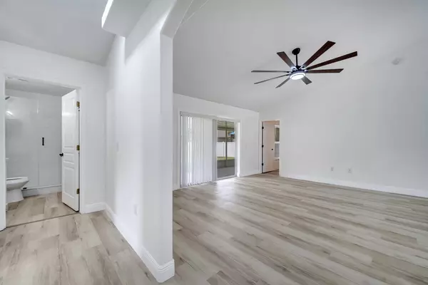 2801 Palmyra Ct, St Cloud, FL 34772-7319