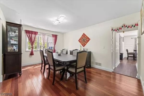 9 Wyckoff Way, Hillsborough Twp., NJ 08844