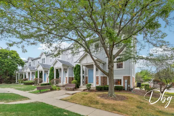 261 Holiday LN, Hainesville, IL 60073