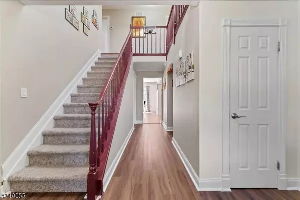 9 Wyckoff Way, Hillsborough Twp., NJ 08844