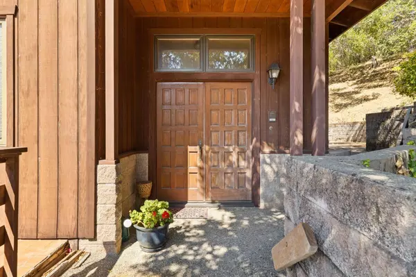 19 Tiara CT, Burlingame, CA 94010