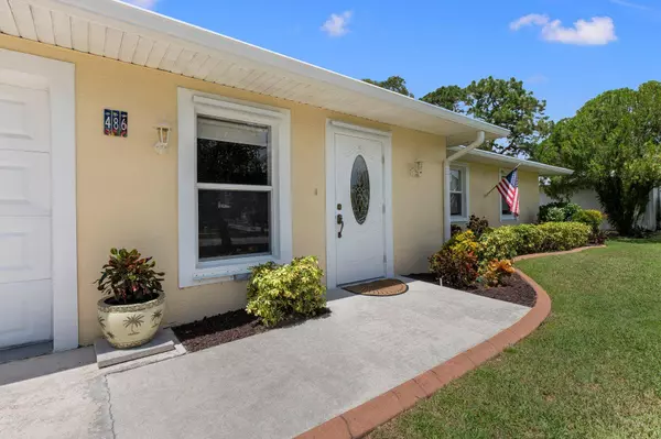 486 NE Solida CIR, Port Saint Lucie, FL 34983