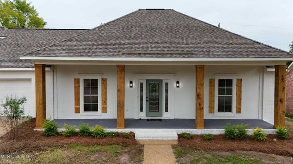 560 Bay Pointe Circle, Brandon, MS 39047