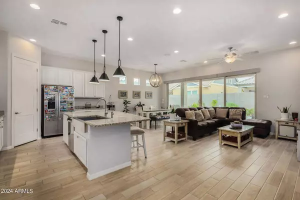 4318 E DENNISPORT Avenue, Gilbert, AZ 85295