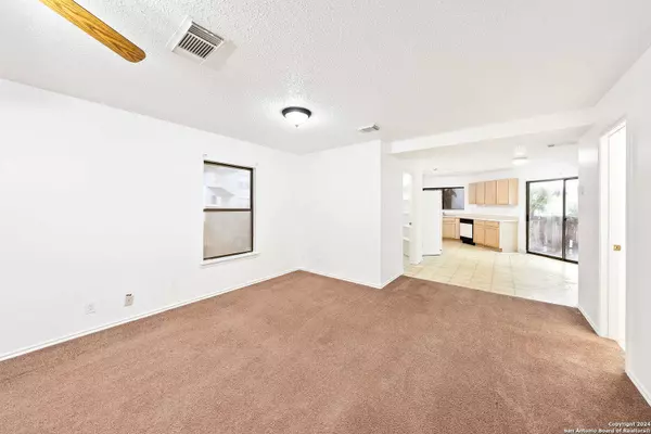 4951 Kenton Lake, San Antonio, TX 78240