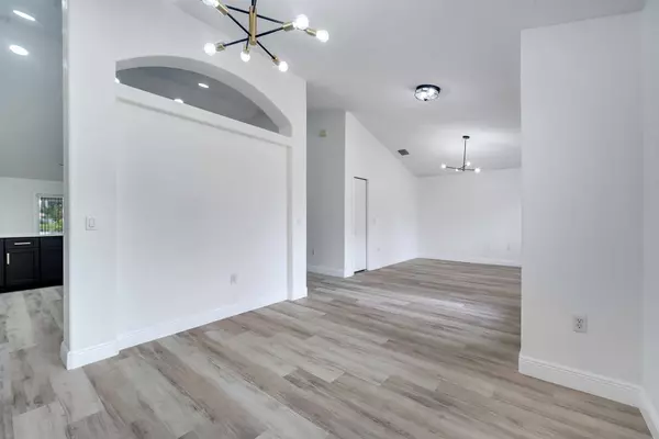 2801 Palmyra Ct, St Cloud, FL 34772-7319