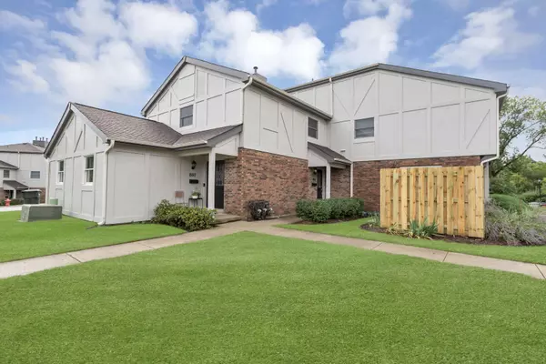 862 Bristol DR, Barrington, IL 60010