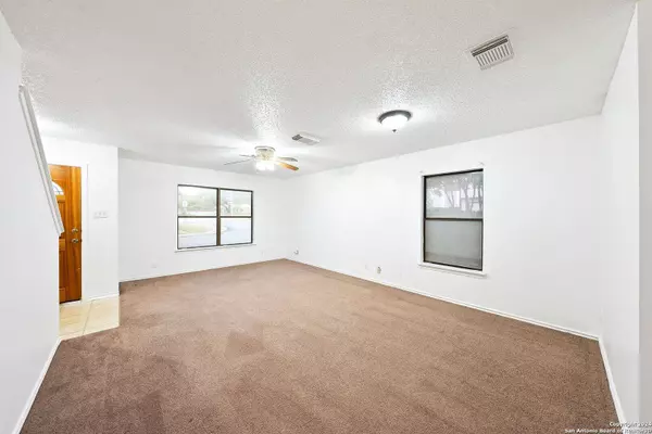 4951 Kenton Lake, San Antonio, TX 78240