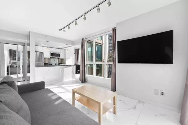 1188 HOWE ST #702, Vancouver, BC V6Z 2S8