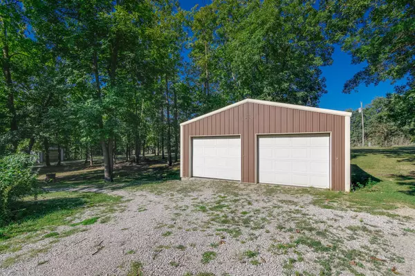 2068 County road 169, Auxvasse, MO 65231