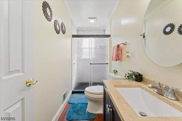 9 Wyckoff Way, Hillsborough Twp., NJ 08844