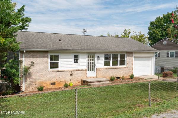 328 Defoe CIR #328, Maryville, TN 37804