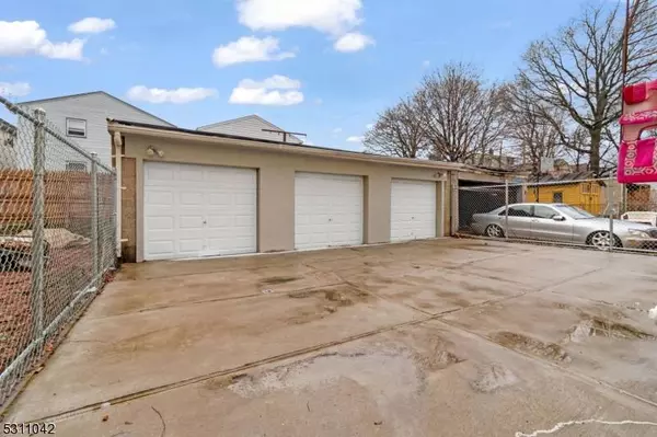 833 S 19th St, Newark City, NJ 07108