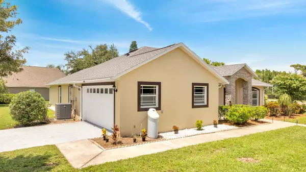 2801 Palmyra Ct, St Cloud, FL 34772-7319