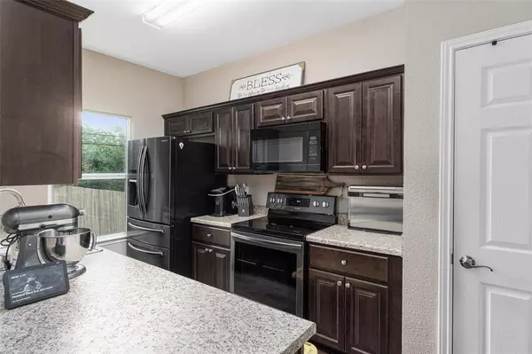 2714 Clara LN, Texas City, TX 77590