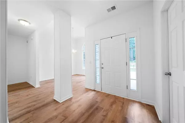 162 Hawk LN, Carrollton, GA 30116