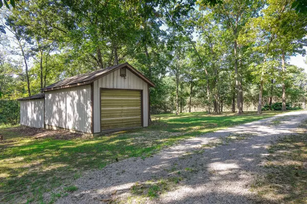 2068 County road 169, Auxvasse, MO 65231