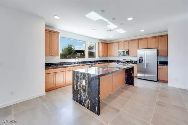 1418 Crimson Sunbird Avenue, North Las Vegas, NV 89084