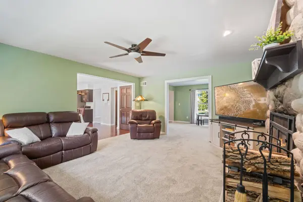 285 Brian Ct, Port Washington, WI 53074