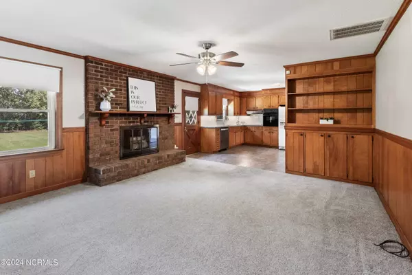 4237 Wildwood DR, Ayden, NC 28513