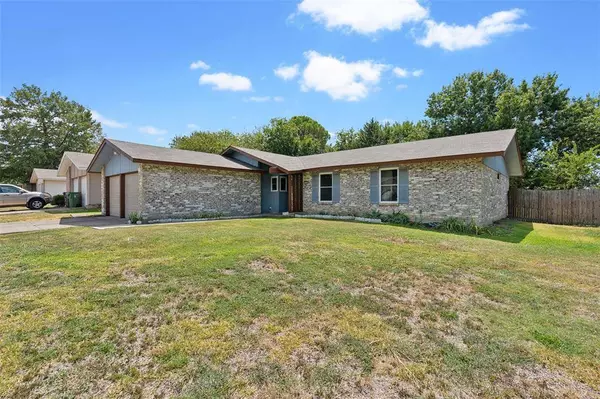 1808 Wickersham Drive, Arlington, TX 76014